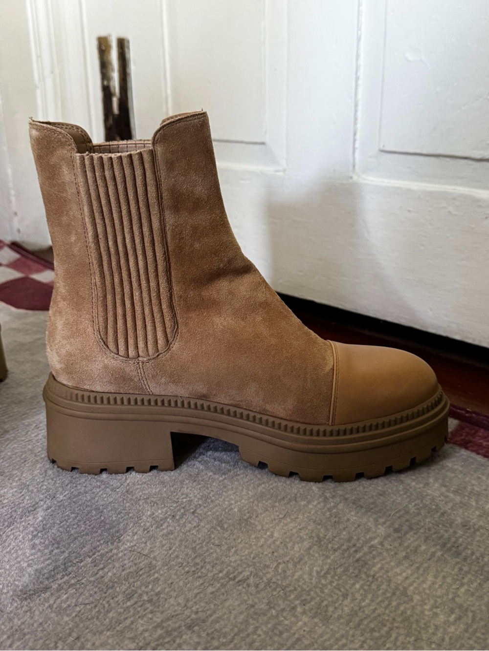 Camel Suede Lug Sole Chelsea Boots Marc Fisher MLHADRIA 6.5